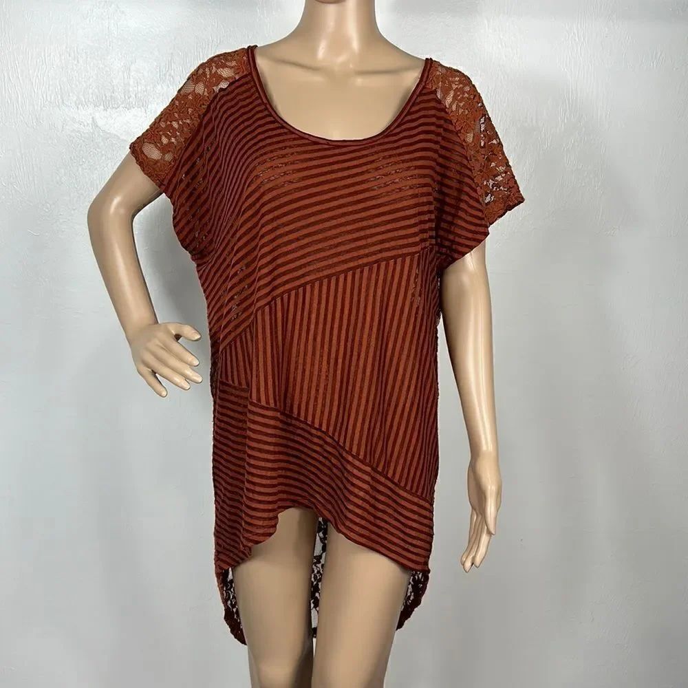 Free People Burgundy High Low Lace Back Short Sleeve Top Size M